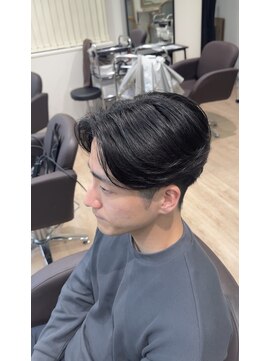 エクシア 西梅田店(EXCIA) 曲がる縮毛矯正で作るセンターパート