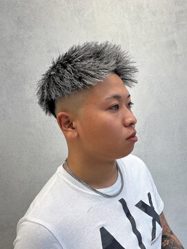 MEN’S HAIR/ツイストスパイラル/ホワイトハイライト/西院/眉毛