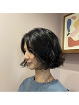 アダプティー(adapty) カーリーミニボブ