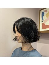 アダプティー(adapty) カーリーミニボブ