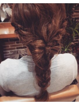 ベルコ(belco.) 編み込みダウンスタイル×リボン [祖師ヶ谷大蔵店]