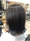 グレージュカラー×外はねボブ