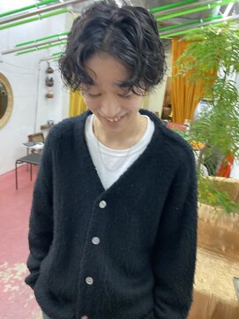 キュエ(qiie) qiie/ブリーチ/パーマ/ハイトーン/ダブルカラー/インナーカラー