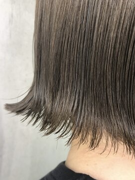 ルッソカナン(Lusso canaan) アースカラー×切りっぱなしボブ/30代40代50代