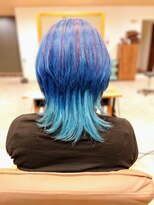 ビスポーク(BESPOKE)&nbsp;推しカラー★ブルーコントラストのウルフに赤ハイライトを添えて