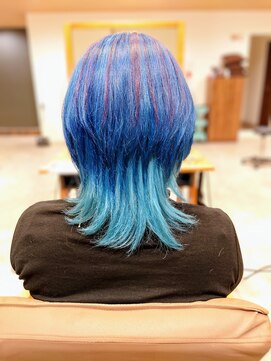 ビスポーク(BESPOKE) 推しカラー★ブルーコントラストのウルフに赤ハイライトを添えて