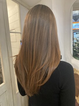 アミュレ(Amule) 艶髪ストレートロング抜け感ローレイヤー縮毛矯正