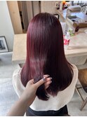 うる艶カラーでチェリーレッドトレンドヘアロング