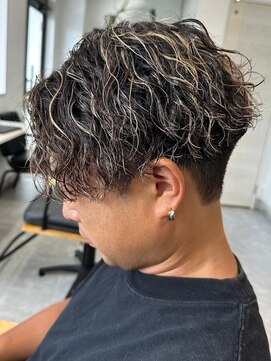 フゥ 宇都宮(FeU) 栃木メンズ波巻きスパイラルパーマシャドウパーマツイストパーマ