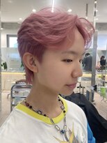 サンクマーケット 渋谷(cinq MARKET)&nbsp;韓国メンズピンクベージュミルクティーカラーセンターパートヘア