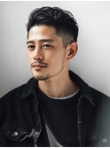フェードカット ソフトモヒカン アップバング 短髪 ビジネスヘア