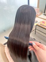 ファムバイアヴァンス(Femme by AVANCE.)&nbsp;ハイライトカラー美髪シンプルストレート