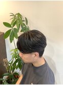センターパートで大人の清潔感を。