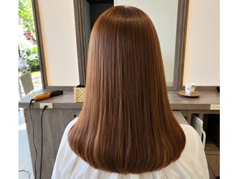 ギッシュ 桃花台店(guiches)の写真/【お得なクーポンもご用意あり◎】縮毛矯正で日々のお悩みを解消!艶感溢れる自然な仕上がりに♪