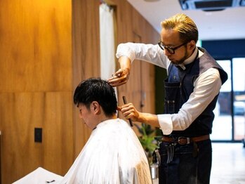 サン ビューティアンドバーバー(3 Beauty Barber)の写真/【福島/大淀◆】完全マンツーマンの隠れ家サロン◎高い技術力と丁寧な施術で、シェービングもおまかせ！