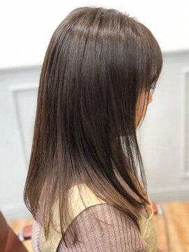 ミーティア バイ クアトロ(Meteor By QUATRO) 透明感たっぷりモテベージュ