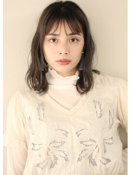 サーカス バイ ビュートリアム 青山(CIRCUS by BEAUTRIUM) ゆるふわ 大人可愛い アッシュカラー ミディアム