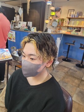 ヘリテイジ(HERITAGE) インナーカラー×ツイスパ×センターパートウルフ