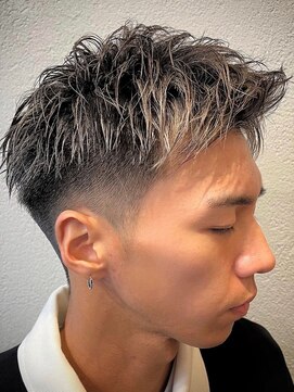 ビンゴ(BINGO) ba698グレージュカラーツーブロックマッシュ束感アップバンク