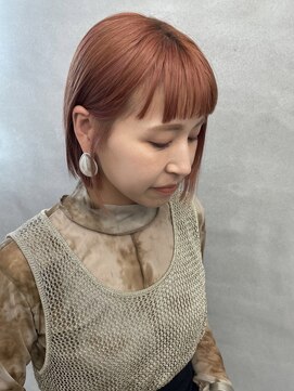 ファイブバイジエクト 堀江(FIVE by The Ect) ピンクオレンジ ブリーチカラー おん眉 ぱつっとボブ