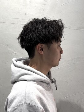 ガオプロデュースバイレボ(gao produced by revo) 【曽我尾真生】波巻きパーマ/メンズパーマ/センターパート