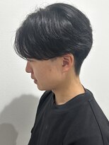 ヒュイル バイ ニアウ(Hwyl by Niau)&nbsp;メンズセンターパートパーマニュアンスパーマ毛流れパーマ