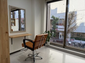 アルバ(aLba)の写真/【江坂駅すぐ】髪も心も癒される、半個室の上質空間。大人女性に寄り添う、やさしさ溢れるサロン。