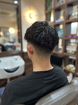 アンカー(ANCHOR) MEN’S HAIR/波巻きツイストスパイラル/リバースセンターパート