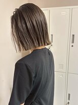 ヒビヲ(HIBIO)&nbsp;切りっぱなしボブタッセルボブダブルカラーハイライトグレージュ