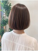 女性らしいフェミニンボブスタイル