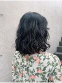 ロング強めスパイラルパーマ暗めカラーウェーブヘアハードパーマ