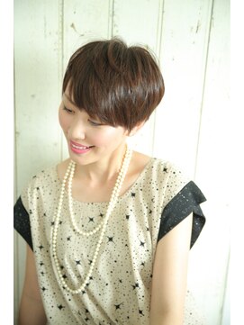 プリムワークス hair&nail Prime works 海外モデル風ショート