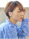 前髪長め分け目のつかない大人ショート/毛先パーマ/30代40代