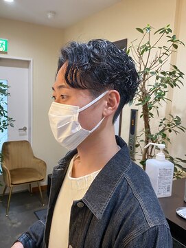 ノブレス(NOBLESSE) センターパートマッシュ/カーリーパーマ