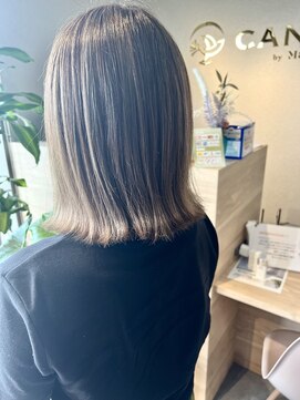 カナリーバイマカロア(CANARY by Makaloa) ミディアム切りっぱなし