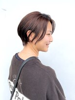 ニカ(nika)&nbsp;短めショートを耳にかけたら