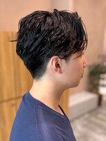 ガーデンヨコハマエスト(GARDEN YOKOHAMA est)&nbsp;ツーブロック　ニュアンスパーマ　センターパート　ショート