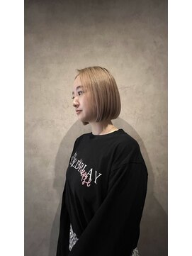 ウタリ(utari) 大人専用ハイトーンボブ【難波 桜川/ケアブリーチ/キラテラ】