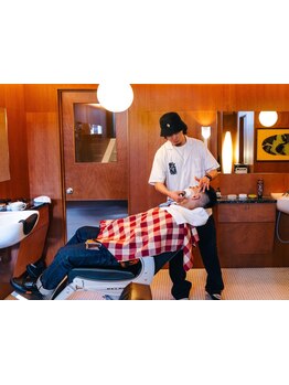 抜かりのないお手入れで、清潔感UP■ひげと眉をしっかりと整え、さらに好印象に■20：00まで営業