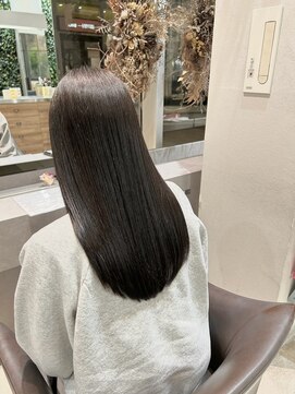 ロロネー 森ノ宮キューズモール(Lolonois) 赤味抹殺オリーブグレージュ