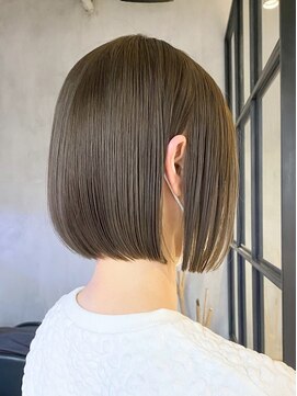 エリマ 横浜西口(elima) 横浜西口切りっぱなしミニボブショートレイヤー前下がり前髪なし