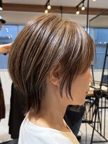 エリマ 横浜西口(elima)&nbsp;横浜西口白髪ぼかしハイライトショートボブアッシュグレージュ