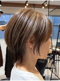横浜西口白髪ぼかしハイライトショートボブアッシュグレージュ
