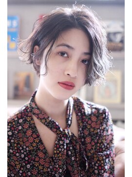 エイチ(H eitf) 【H原宿/小島遥香】グレージュフェザーショートボブ