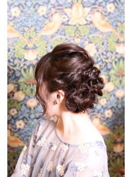 ザップ(ZAP) シニヨンスタイル