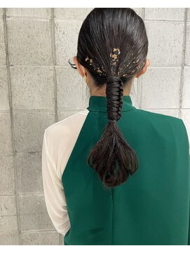 レオ(LEO.) お呼ばれタイトアレンジ