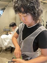 ビビト(bibito)&nbsp;bibito ネオソバージュウルフ　くせ毛カット　大人のパーマヘア