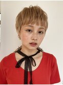 ブリーチハイトーンベージュカラー マッシュショートヘア