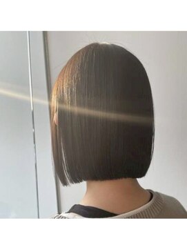 ファムバイアヴァンス(Femme by AVANCE.) アプリコットオレンジ艶感ストレートボブ