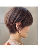 前髪あり小顔くせ毛カバーベージュカラー丸みショートボブヘア 